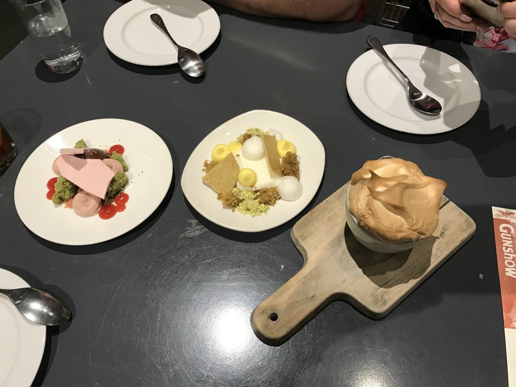 We go to an amazing restaurant so capture pics of the desserts