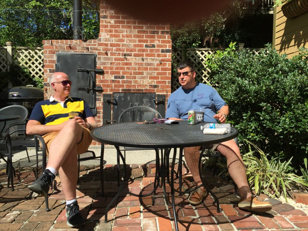 Sunday afternoon and everyone has left except the Smiths and Greens.   We soak up some sun in the courtyard.  What a beautiful day!