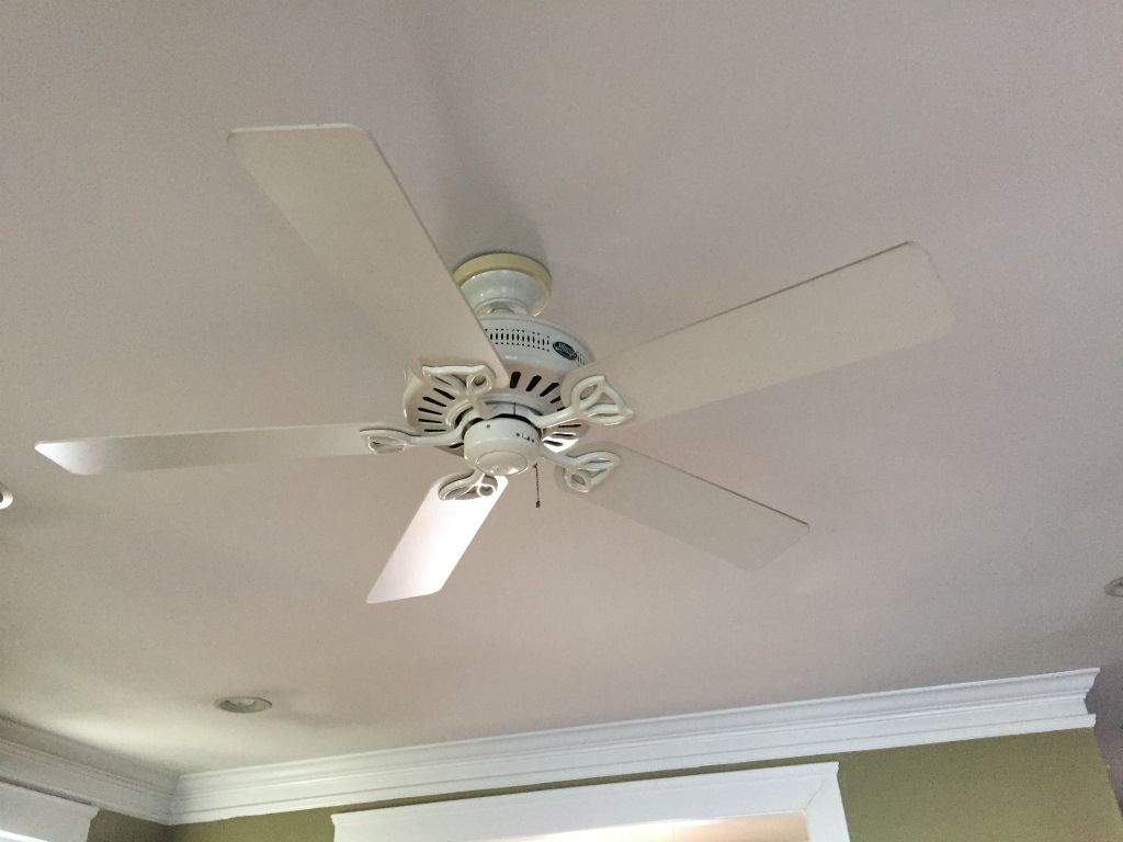 Ceiling fan in the lounge.